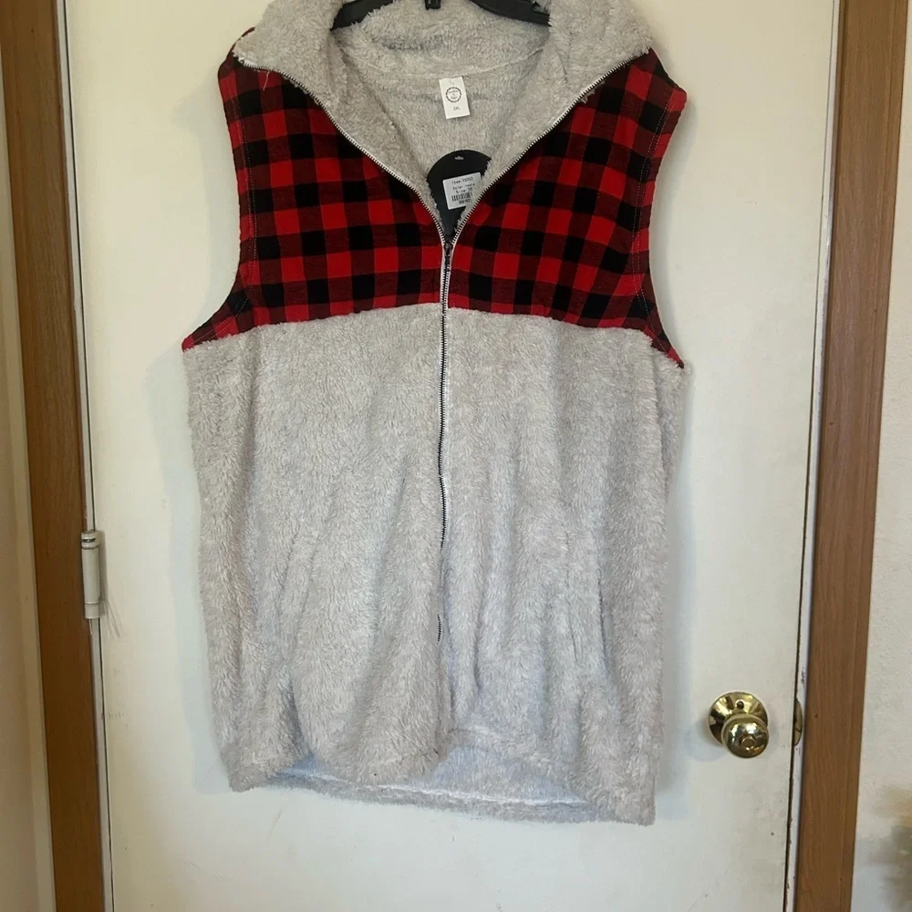 NWT Sunshine & Rodeos Plus Size 3X Plaid Sherpa Vest